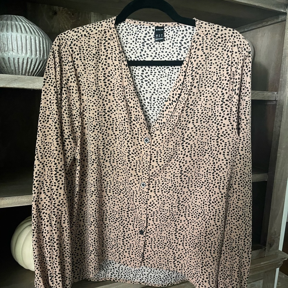 Shein black and taupe leopard skin blouse. Size large.